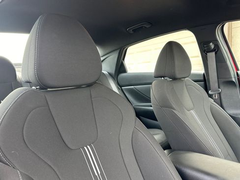 Certified 2025 Hyundai Elantra SEL w/ Cargo Package image 16