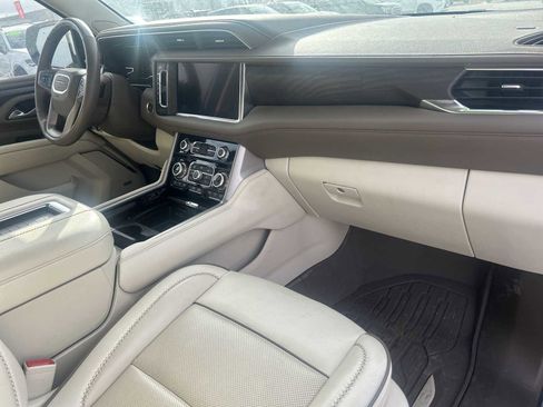 Used 2024 GMC Yukon Denali w/ Advanced Technology Package image 28