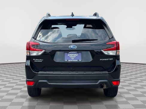Used 2023 Subaru Forester Premium AWD/4WD image 7