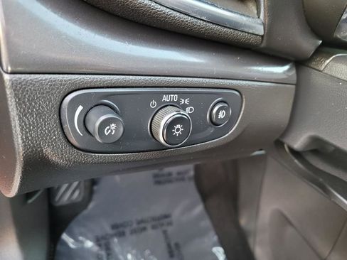 Used 2018 Buick Encore Essence image 25