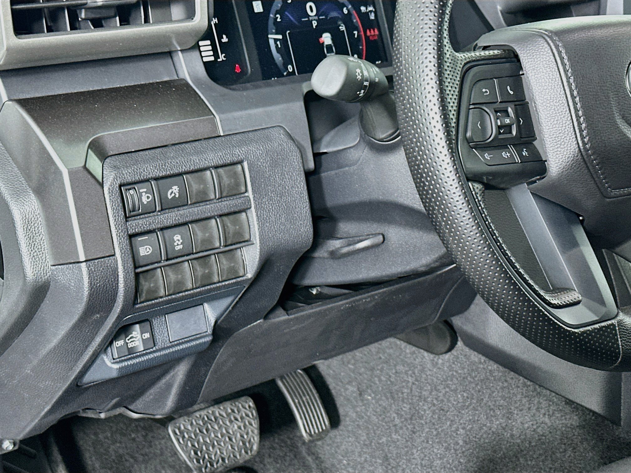 Used 2026 Toyota Tacoma SR5 AWD/4WD image 17