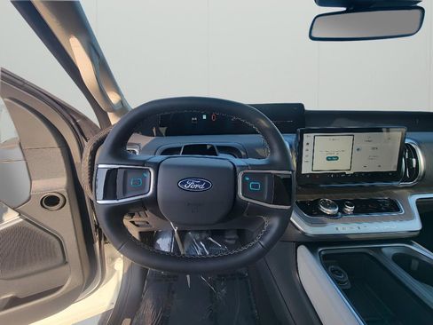 New 2026 Ford Expedition Max Platinum image 15