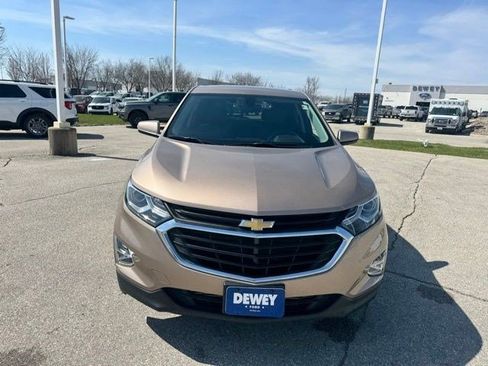 Used 2018 Chevrolet Equinox LT image 2