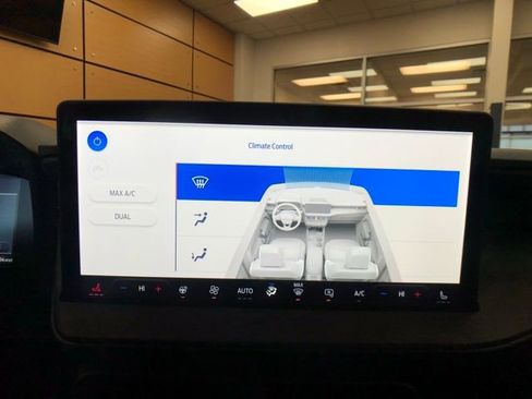 New 2026 Ford Maverick Lariat w/ Black Appearance Package image 18