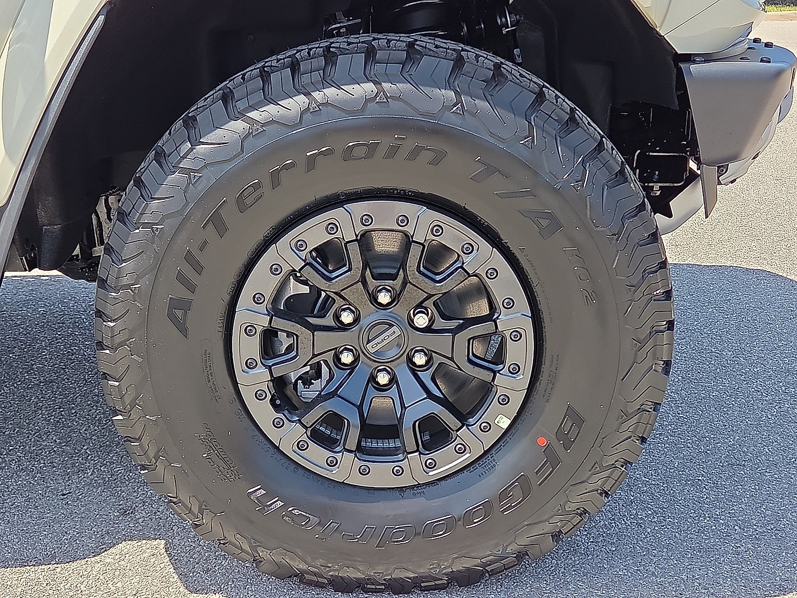 New 2026 Ford Bronco Raptor w/ Interior Carbon Fiber Pack AWD/4WD image 7