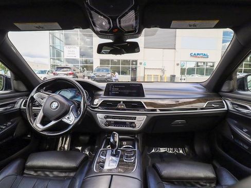 Used 2017 BMW 750i xDrive image 66