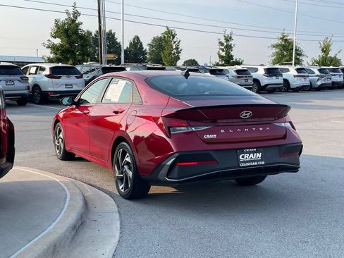 Used 2025 Hyundai Elantra Sport FWD image 5