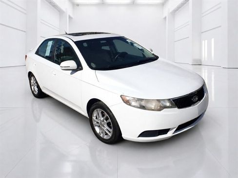 Used 2011 Kia Forte EX w/ Premium Pkg FWD image 2