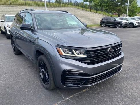 Used 2022 Volkswagen Atlas SEL R-Line AWD/4WD image 12