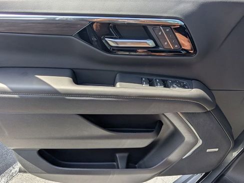 New 2026 Chevrolet Suburban Premier AWD/4WD image 13