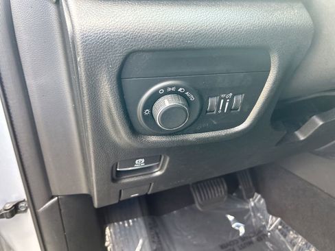 Certified 2023 Jeep Grand Cherokee Laredo w/ Luxury Tech Group I image 36