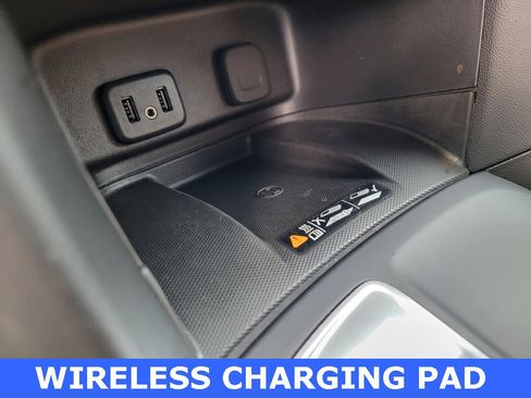 Used 2018 Chevrolet Equinox Premier image 37