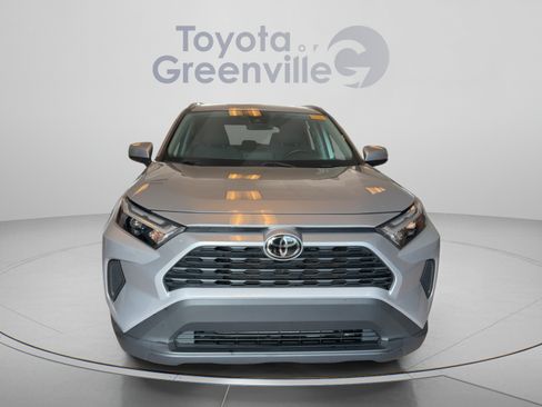 Used 2024 Toyota RAV4 XLE FWD image 9