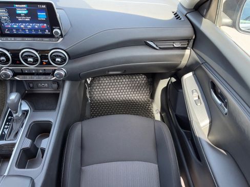 Used 2025 Nissan Sentra SV image 15