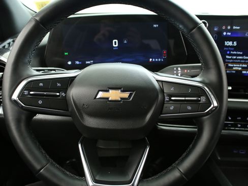 Used 2025 Chevrolet Equinox LT w/ Convenience Package II AWD/4WD image 12