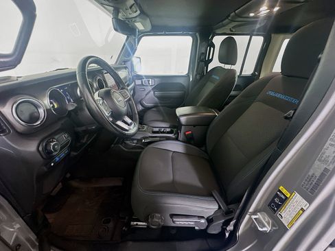 Used 2023 Jeep Wrangler Unlimited Rubicon 4xe w/ Cold Weather Group AWD/4WD image 13