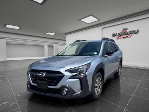 Certified 2025 Subaru Outback Premium AWD/4WD image 5
