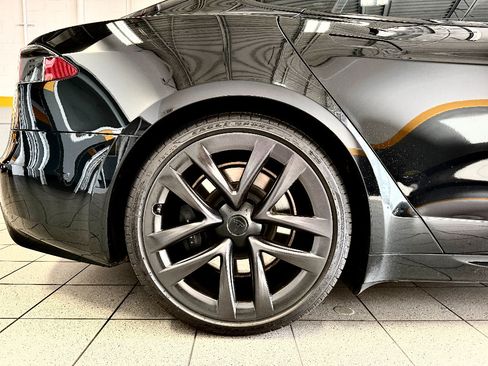Used 2022 Tesla Model S Plaid AWD/4WD image 7