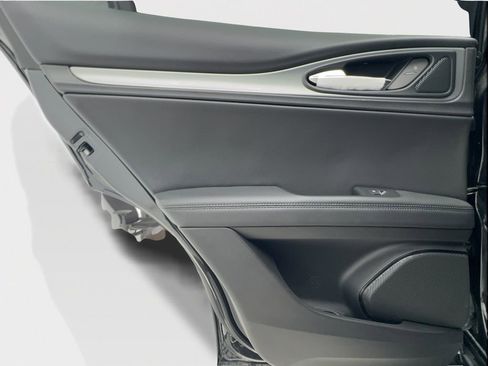 New 2025 Alfa Romeo Stelvio Sprint w/ Convenience Package image 39