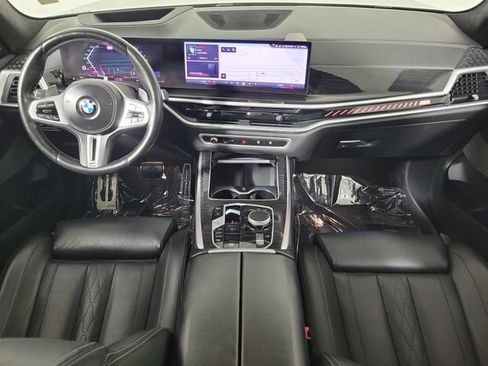 Used 2024 BMW X7 M60i AWD/4WD image 17