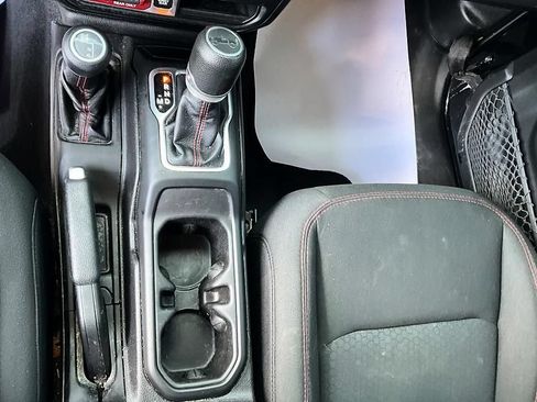 Used 2019 Jeep Wrangler Unlimited Rubicon w/ Cold Weather Group AWD/4WD image 21