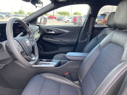 Used 2025 Buick Envista Preferred image 9