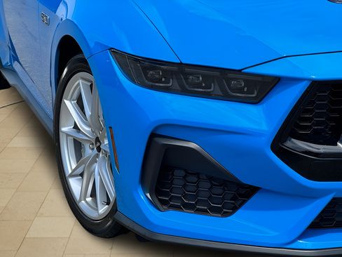 Used 2025 Ford Mustang GT Premium RWD image 40