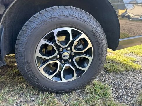 Used 2024 Ford Expedition XLT RWD image 19