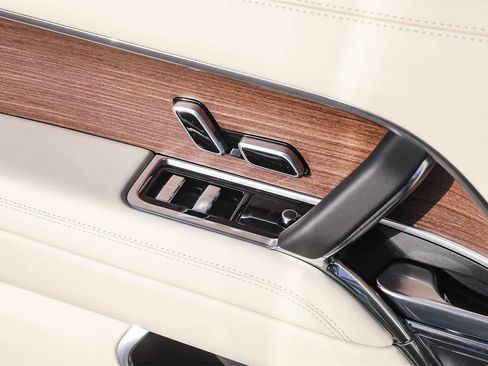 New 2026 Land Rover Range Rover SE image 20