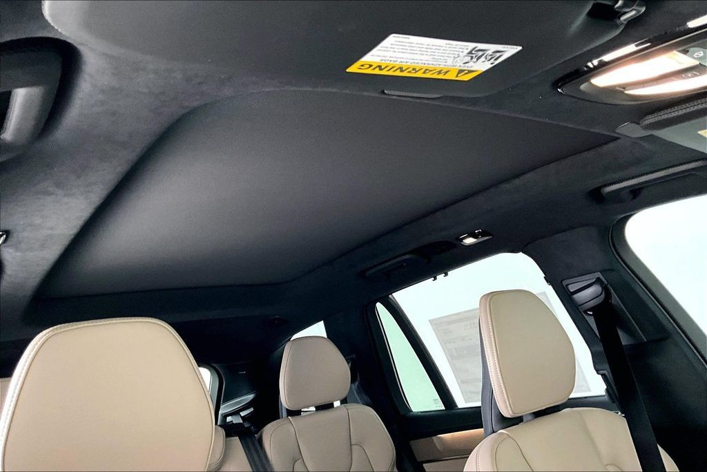 New 2026 Volvo XC90 T8 Plus w/ Protection Package Premier AWD/4WD image 19