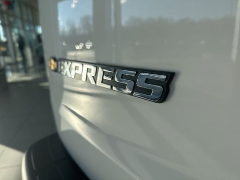 New 2025 Chevrolet Express 2500 Work Van w/ Enhanced Convenience Package image 8