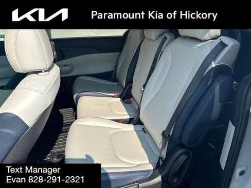 Used 2025 Kia Carnival EX FWD image 16