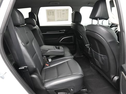 Used 2024 Kia Telluride LX AWD/4WD image 24