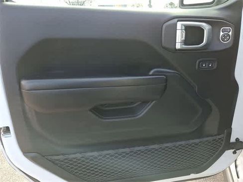 Used 2020 Jeep Wrangler Unlimited Sport image 28