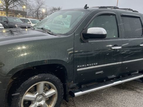Used 2013 Chevrolet Avalanche LTZ image 5