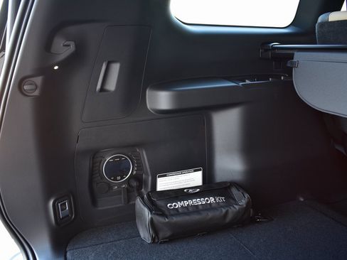 Used 2025 Lexus GX 550 image 31