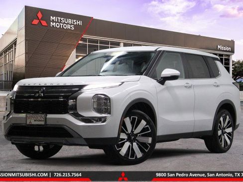 New 2025 Mitsubishi Outlander SE image 1