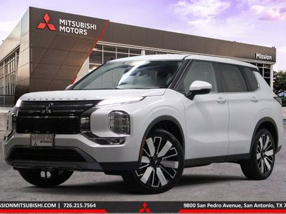 New 2025 Mitsubishi Outlander SE