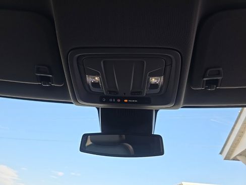 Used 2024 GMC Sierra 1500 SLT image 25