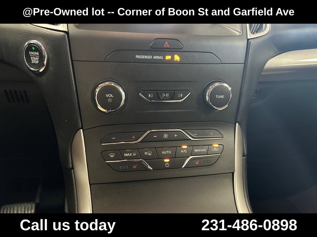 Used 2020 Ford Edge SEL w/ Convenience Package AWD/4WD image 19
