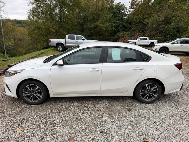 Used 2023 Kia Forte LXS w/ LXS Technology Package FWD image 6
