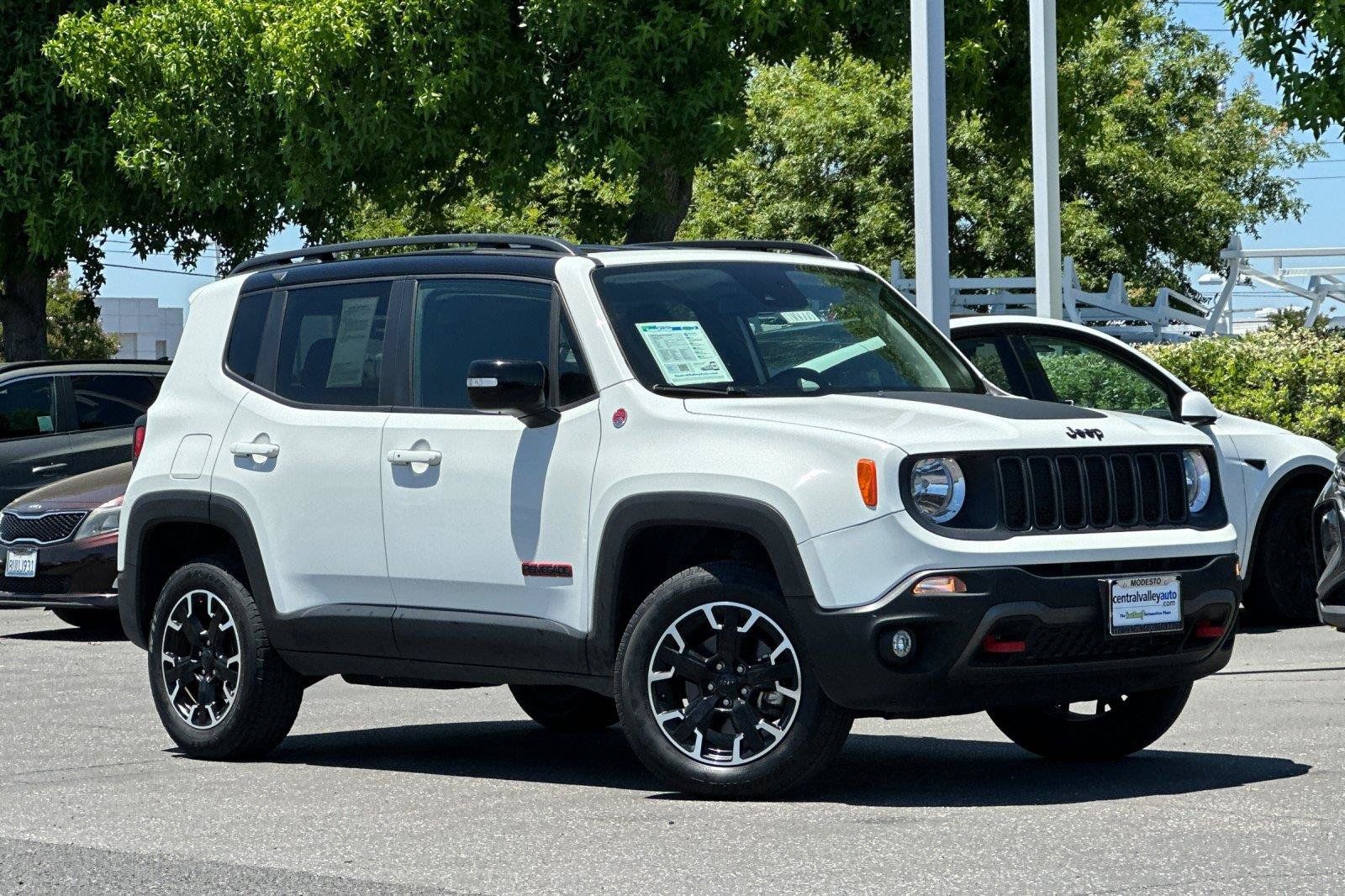 Certified 2023 Jeep Renegade Trailhawk AWD/4WD image 2