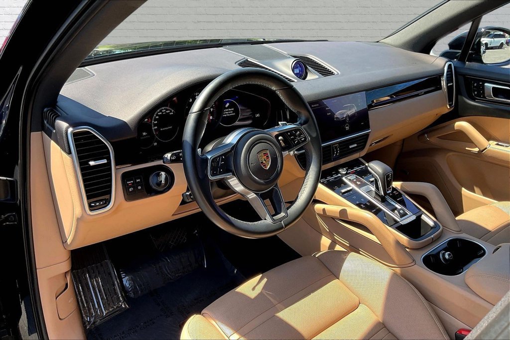 Used 2022 Porsche Cayenne AWD/4WD image 17