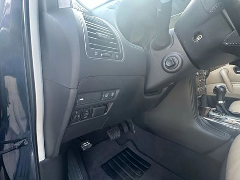 Used 2019 Nissan Armada SL w/ Premium Package image 12