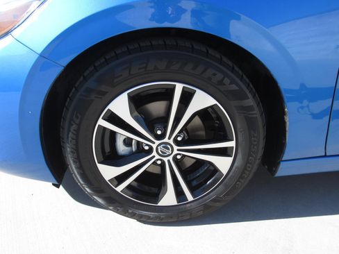 Used 2022 Nissan Sentra SV image 4