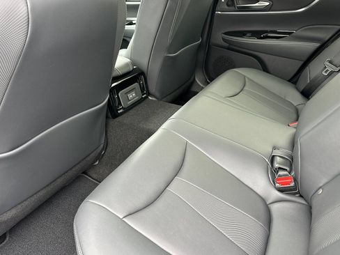 New 2026 Toyota Mirai RWD image 13