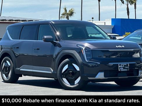 New 2026 Kia EV9 Light RWD image 2