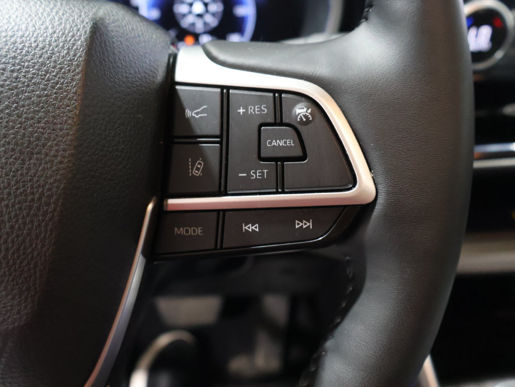 Used 2024 Toyota Highlander Platinum AWD/4WD image 38