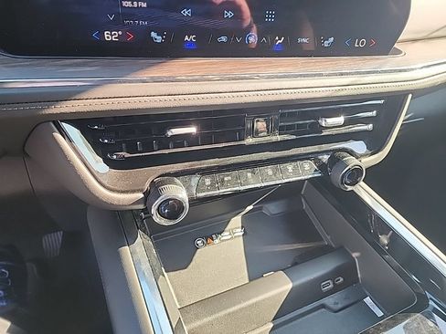 Used 2025 Chevrolet Tahoe Z71 AWD/4WD image 10
