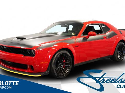Used 2022 Dodge Challenger R/T Scat Pack RWD image 1
